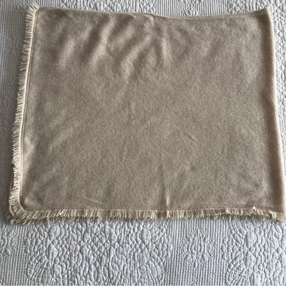 Lily Pulitzer beige cashmere/gold metallic wrap with fringe & buttons - Picture 9 of 16